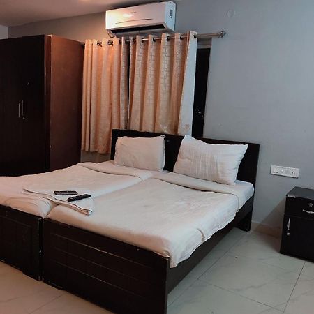 Collection O Jubilee Banjara Suites Hyderabad Esterno foto